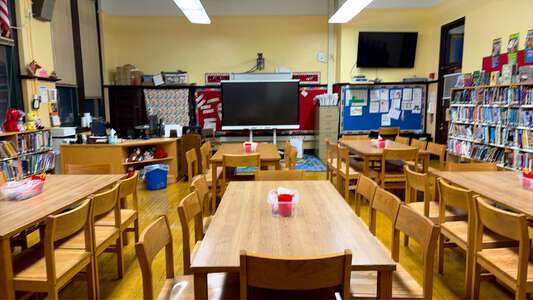 Nobel - Alfred Nobel Elementary School Library in Chicago 2