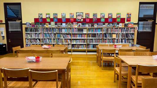 Nobel - Alfred Nobel Elementary School Library in Chicago 3
