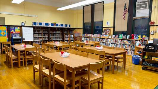 Nobel - Alfred Nobel Elementary School Library in Chicago 4