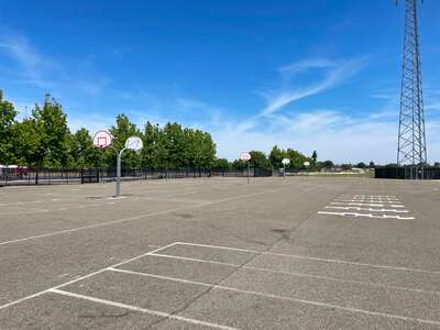 Las Palmas Elementary School East Outdoor Basketball Courts in Sacramento