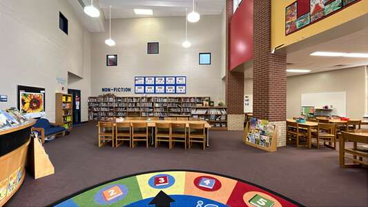 Horace Mann Dual Language Magnet School Library in Wichita 2