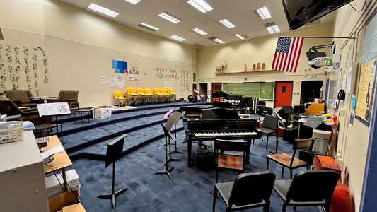 Newark Memorial High Choir Room in Newark 3