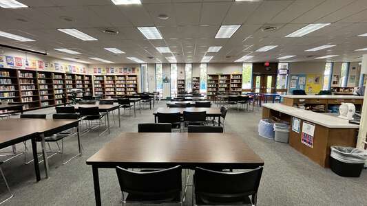 Churchill High School Library in Eugene