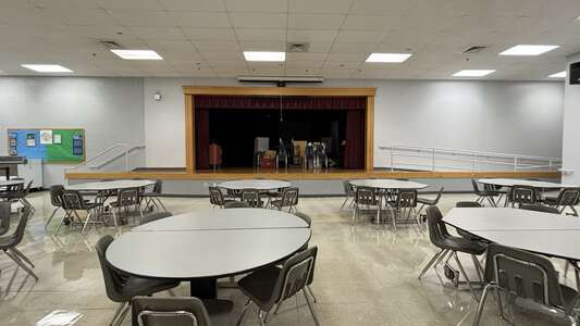 Meadow View School K-8 Cafeteria in Eugene 3
