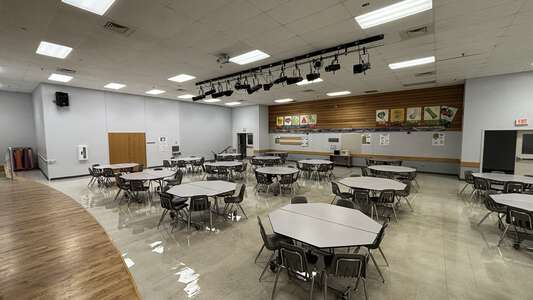 Meadow View School K-8 Cafeteria in Eugene 5