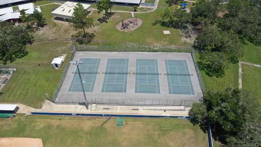 Wendell Krinn Technical High School Tennis Courts in New Port Richey 4
