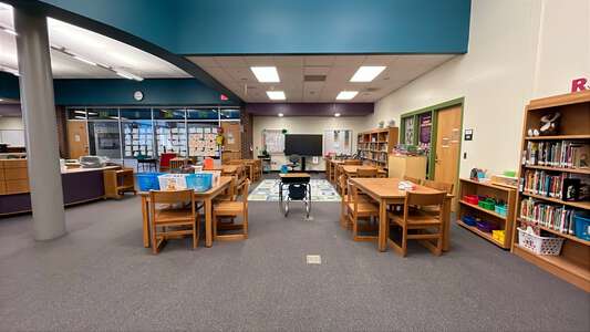 Ortiz Elementary School Library in Wichita 2