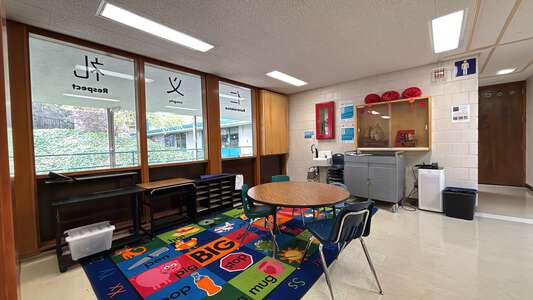 Kennedy Middle School Common Area - F Wing in Eugene 4