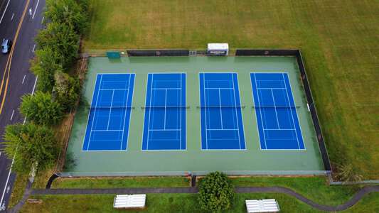 Cedar Park Middle School Tennis Courts in Portland