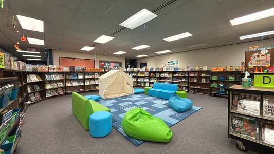 Errol Hassell Elementary School Library in Beaverton 2