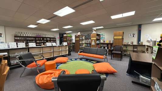 Errol Hassell Elementary School Library in Beaverton 4