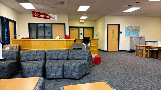 Stoney Creek Elementary School Media Center in Charlotte 2