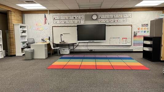 Louisa May Alcott Elementary School Classroom Standard in Redmond