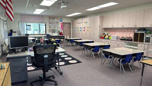 Mission Meadows Elementary School Classroom Standard in Oceanside 3