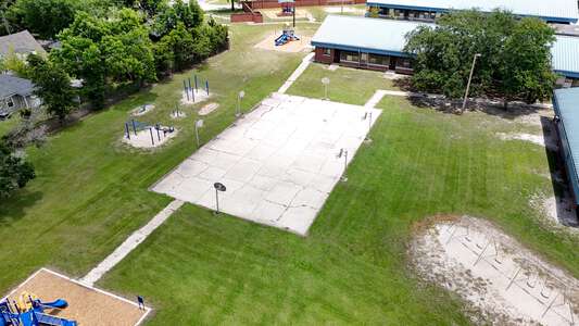 S.P. Livingston Elementary School Outdoor Basketball Courts (3 hr min) in Jacksonville