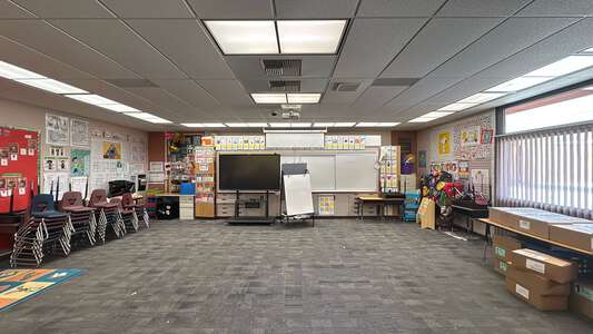 Two Bunch Palms Elementary School Classroom Standard in Desert Hot Springs 2