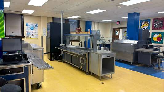 Allison Traditional Magnet Middle School Cafeteria in Wichita 4