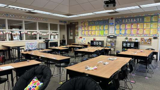 Stonegate Elementary School Classroom Standard in Irvine
