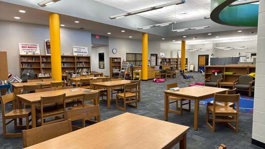 Dodge Literacy Magnet Elementary School Library in Wichita 3
