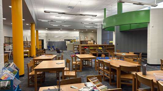 Dodge Literacy Magnet Elementary School Library in Wichita 4