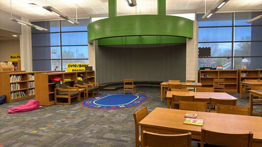Dodge Literacy Magnet Elementary School Library in Wichita 5