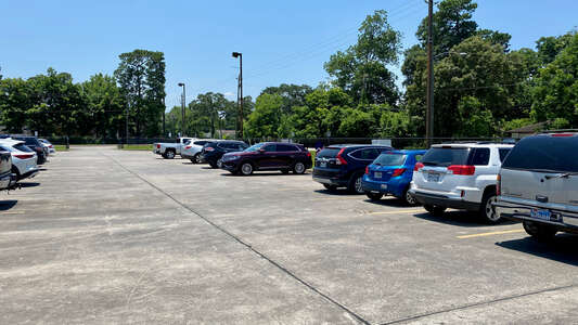 Lyons Elementary Parking Lot - Side in Houston