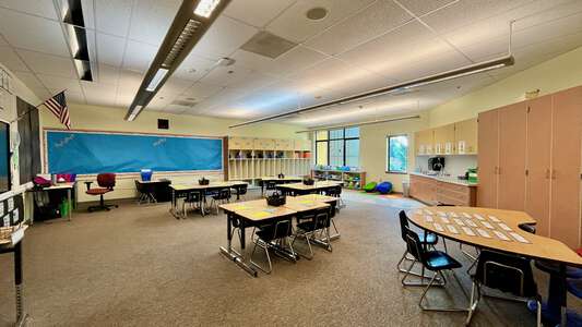Juanita Elementary School Classroom Standard in Kirkland