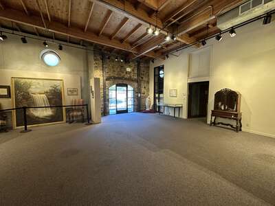 CBRE/Regency Wiegend Gallery in Belmont