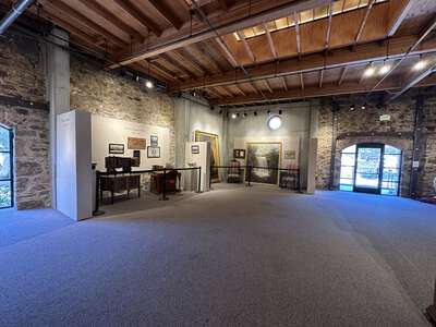 CBRE/Regency Wiegend Gallery in Belmont