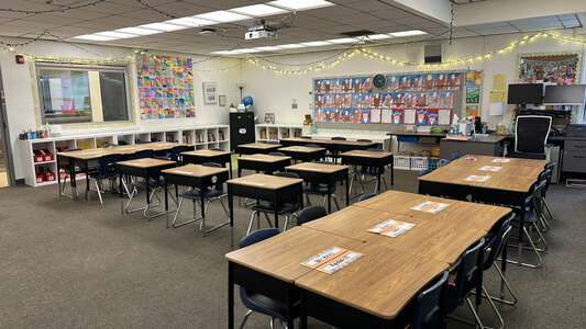 Santiago Hills Elementary School Classroom Standard in Irvine