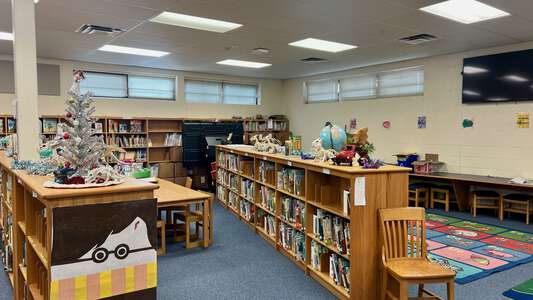 Oaklawn Elementary School Library in Fort Worth