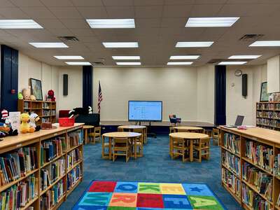 Rufino Mendoza Elementary School Library in Fort Worth