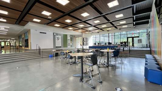 Timberline Middle School Wolf Den (Room 113) in Redmond 5