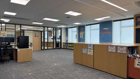 Lake Grove Elementary School Library in Federal Way 3