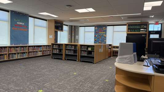 Lake Grove Elementary School Library in Federal Way 2