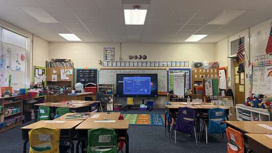 Hubbard Heights Elementary School Classroom Standard in Fort Worth