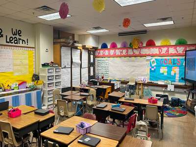 Stevens Park Elementary School Classroom Standard in Dallas
