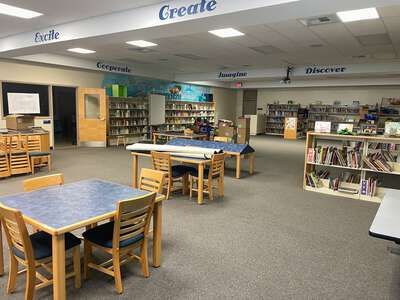 Gulf Trace Elementary School Library in Holiday