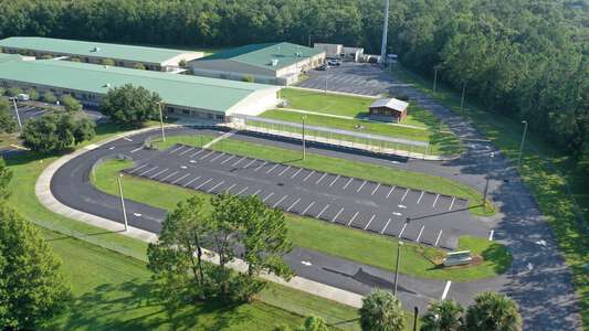 Seven Oaks Elementary School Parking Lot - Staff / Bus Loop in Wesley Chapel