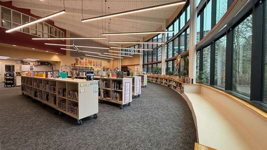 Oak Creek Elementary School Library in Lake Oswego