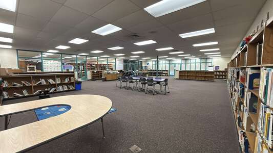 Hornets Nest Elementary School Media Center in Charlotte 4