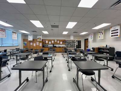 Pinkston Sr High School Classroom Standard in Dallas