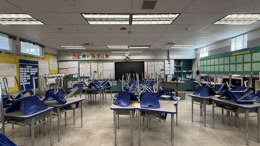 Abbott Elementary School Classroom Standard in Lynwood