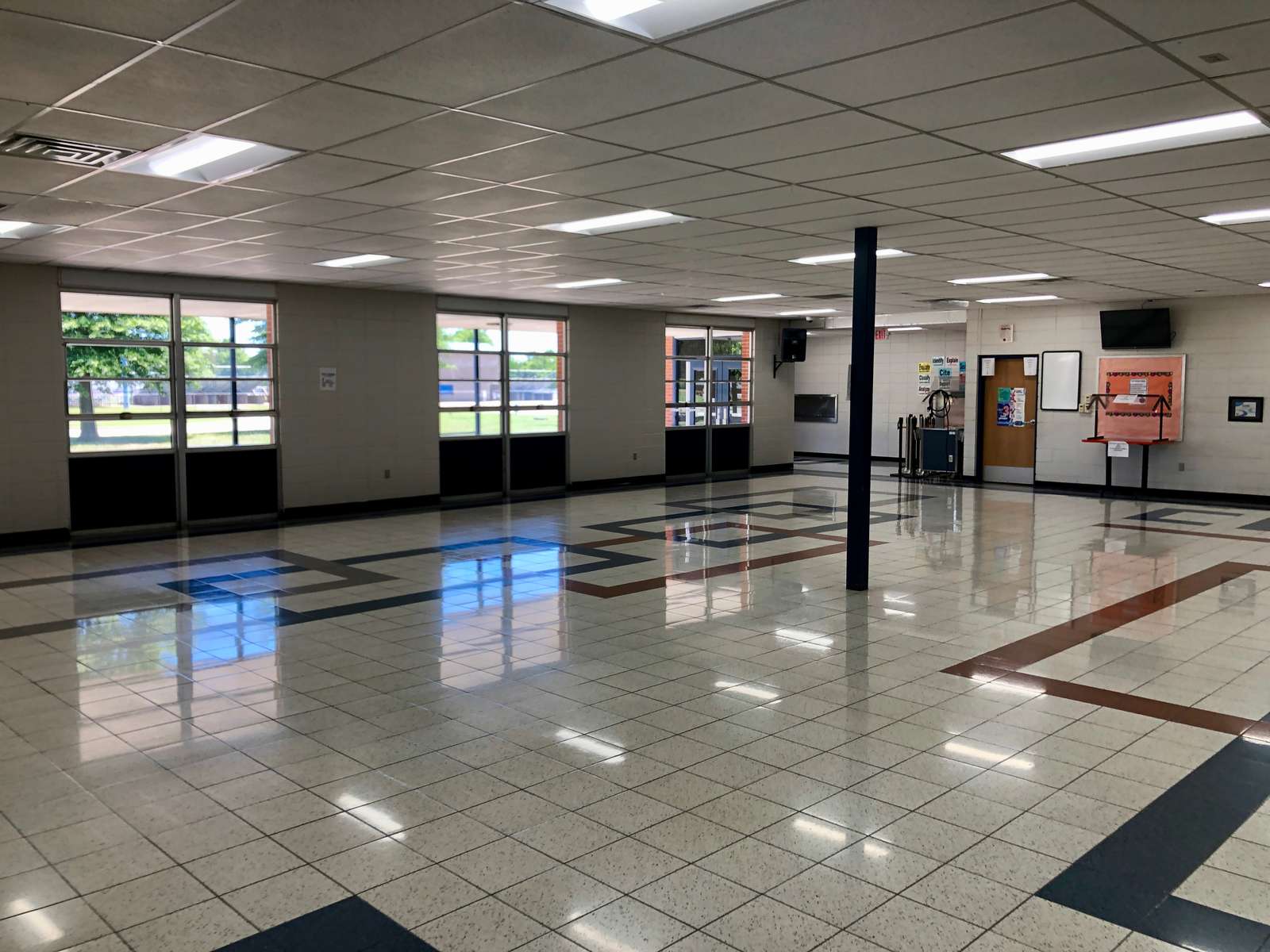 Southwest Jr. High School Cafeteria in Springdale Arkansas