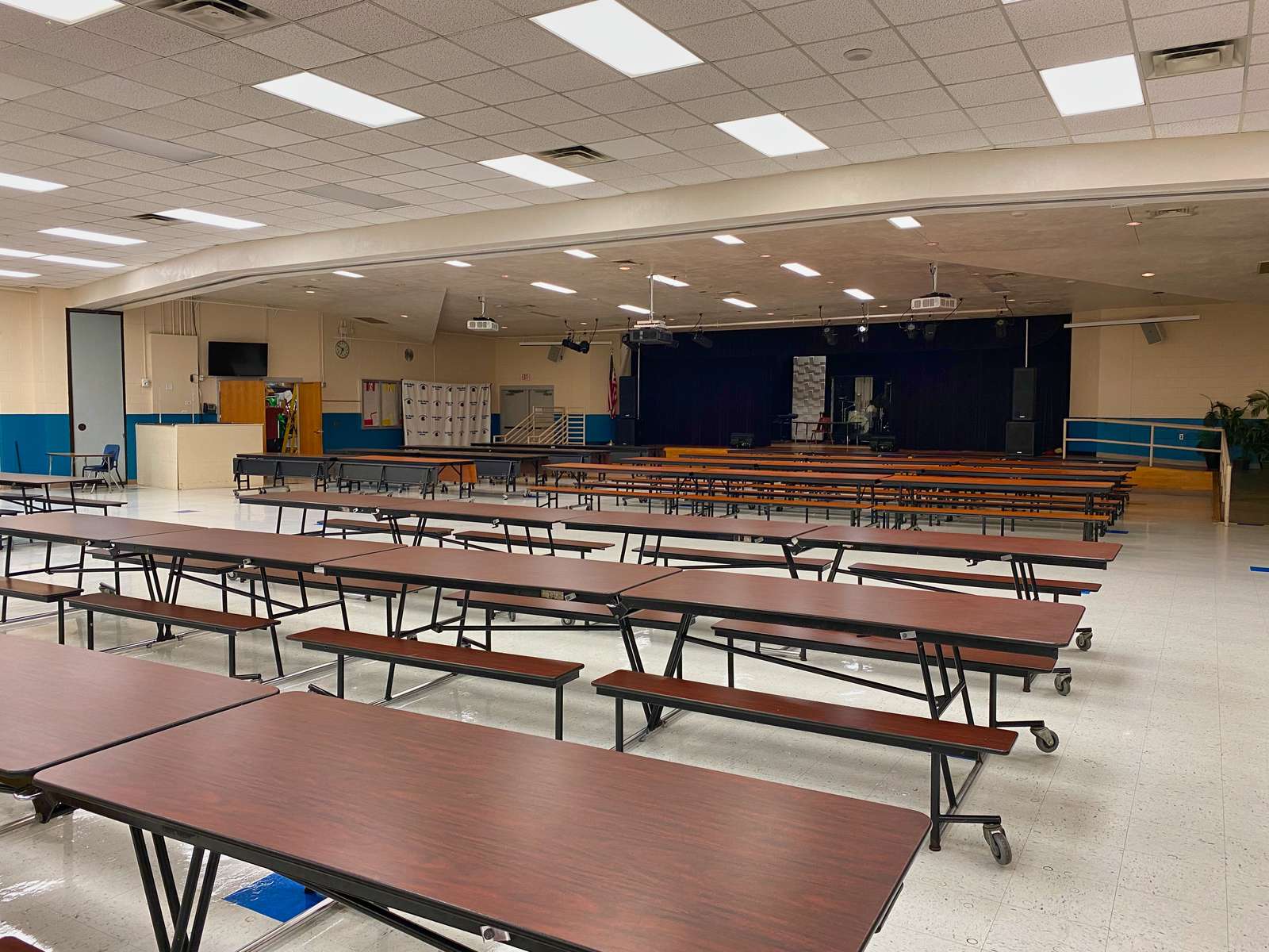 Rent a Cafeteria (Medium) in Windermere FL 34786