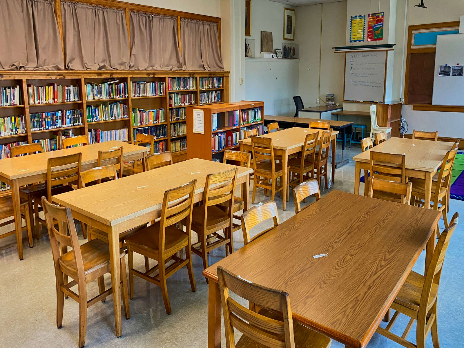 Rent a Library (Small) in Philadelphia PA 19152