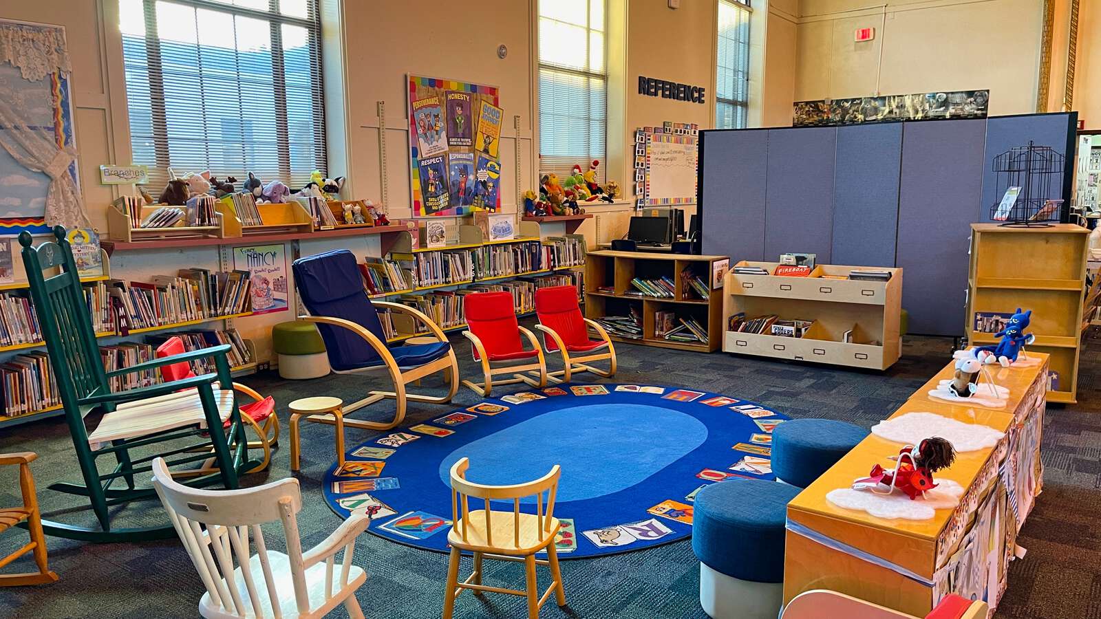 Rent a Library (Small) in Tampa FL 33611