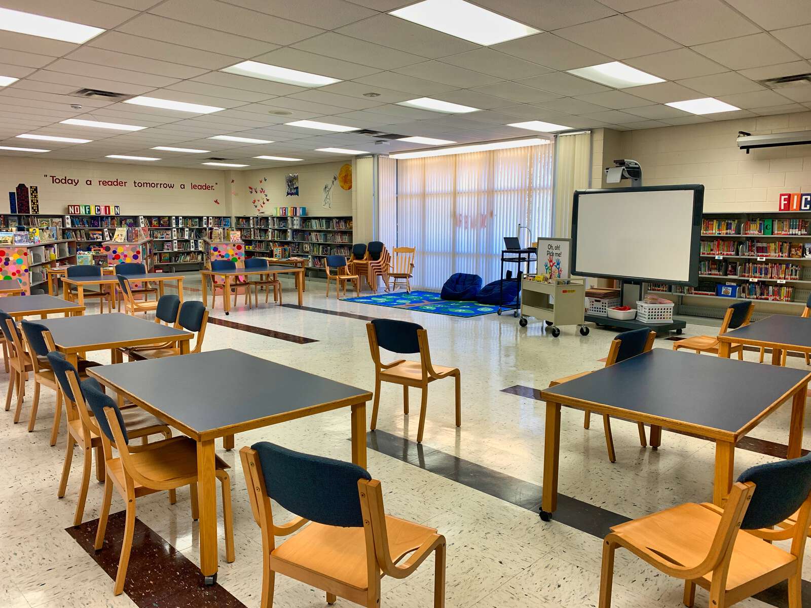 Rent a Library (Small) in Thonotosassa FL 33592