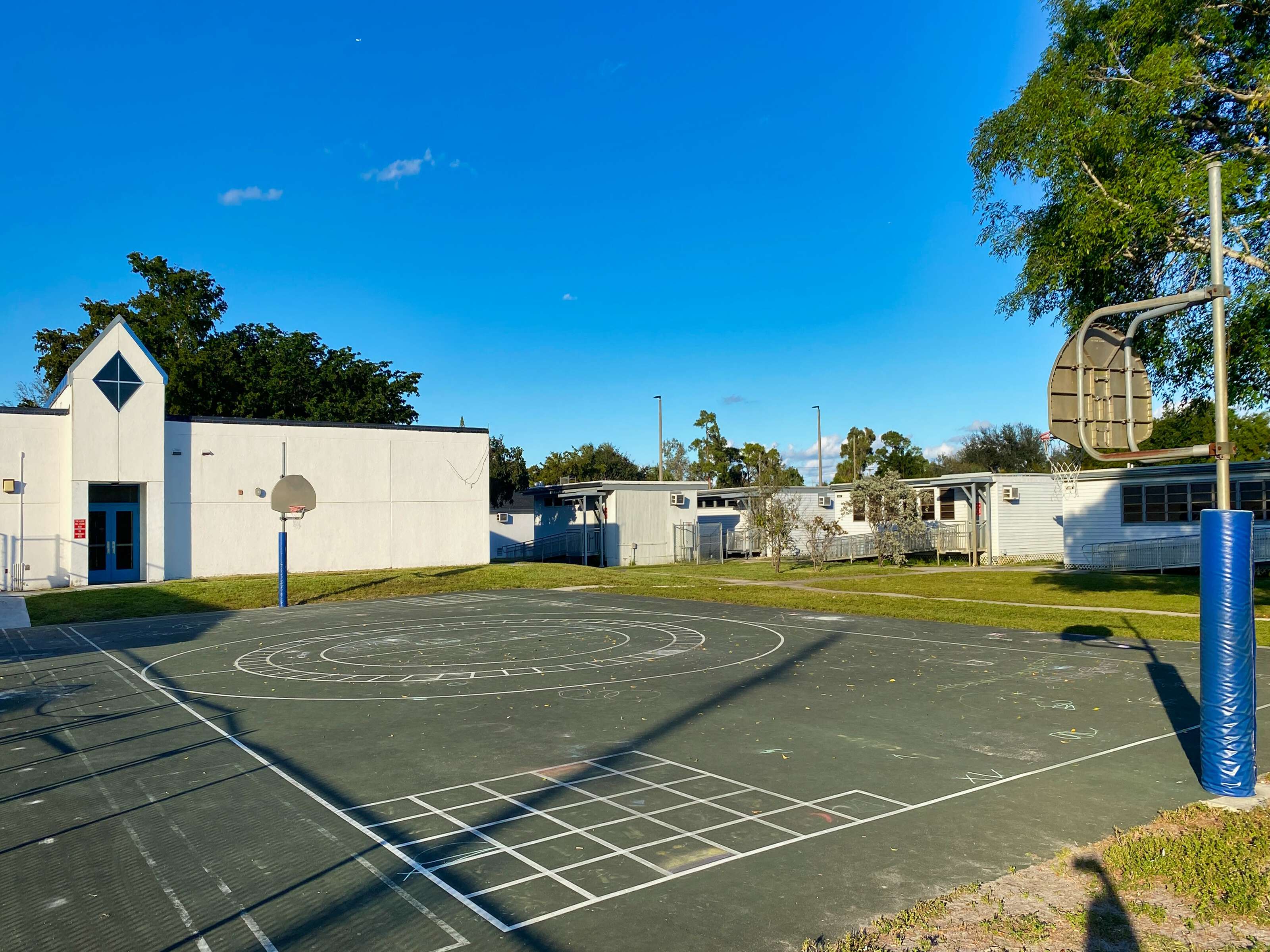 Rent a Basketball Courts (Outdoor) in Oakland Park FL 33309