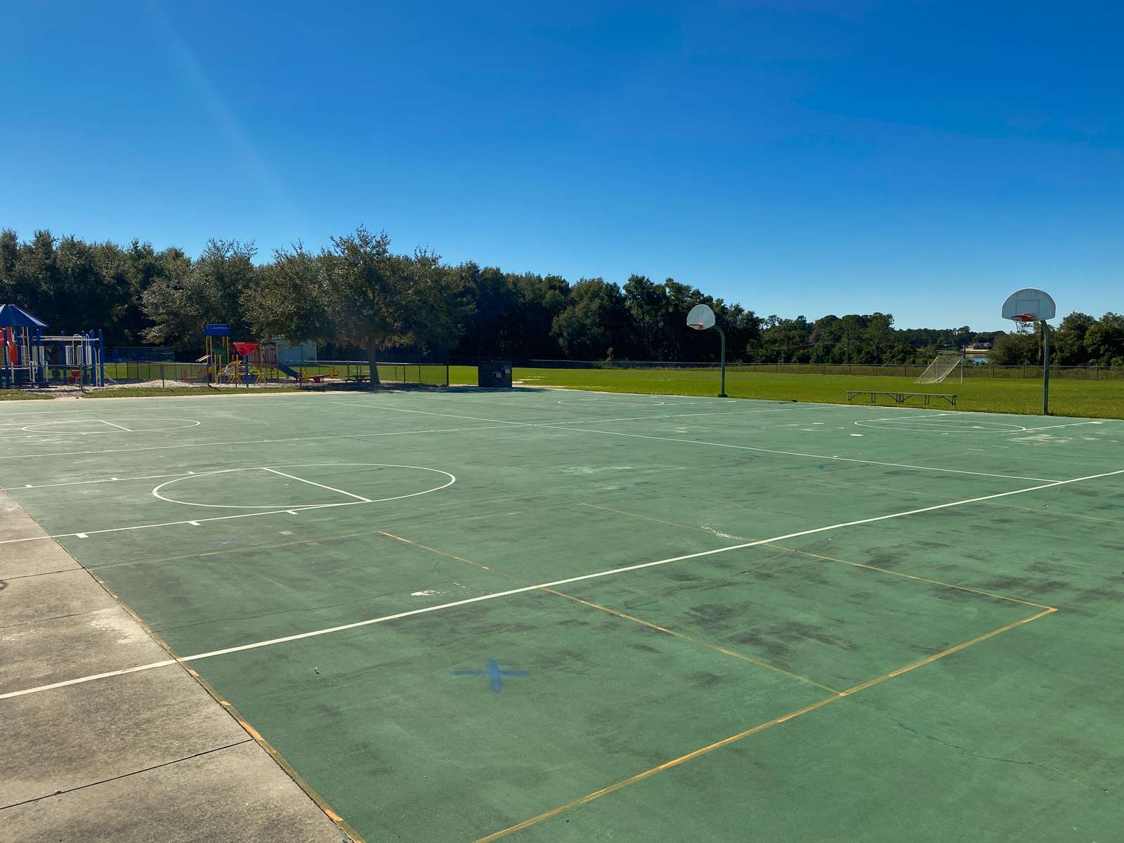 Rent a Basketball Courts (Outdoor) in Umatilla FL 32784